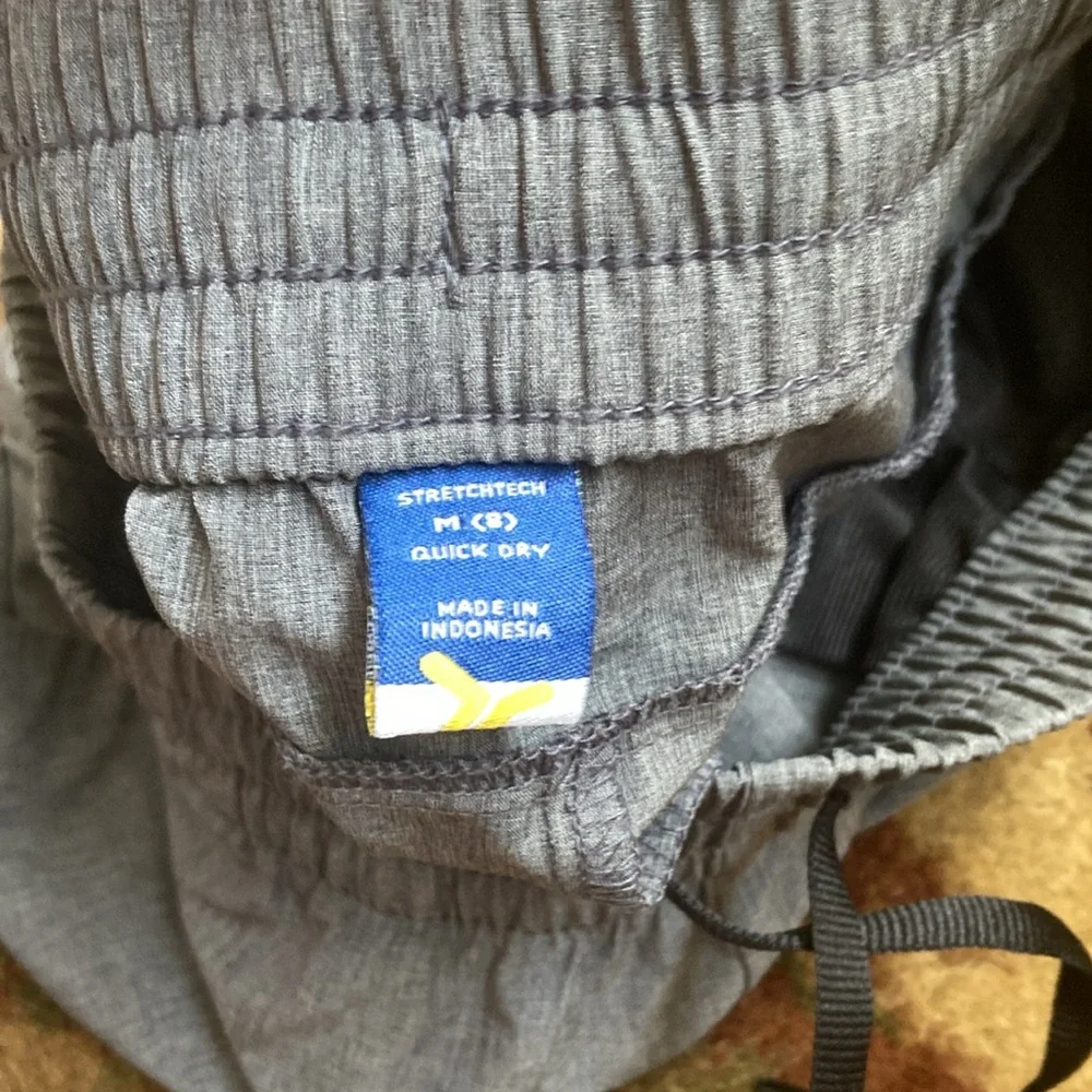Gap/Old Navy Stretch performance above knee Boys Gray Shorts.